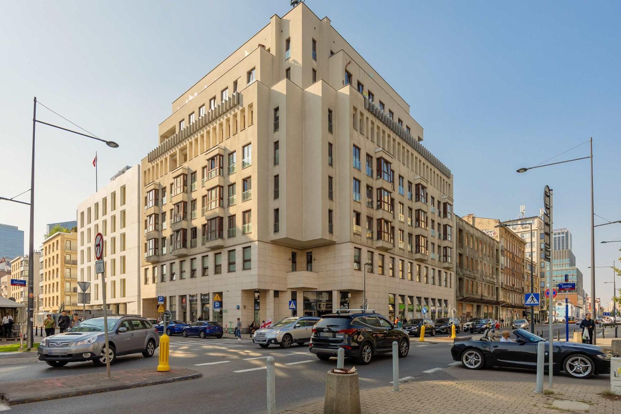 Tasteful With Parking By Renters Apartment